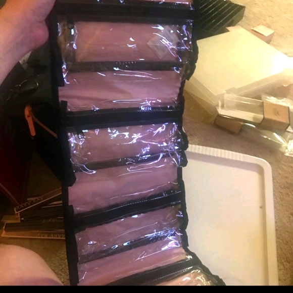 NWT New never used Mary Kay roll up bag - Picture 1 of 4